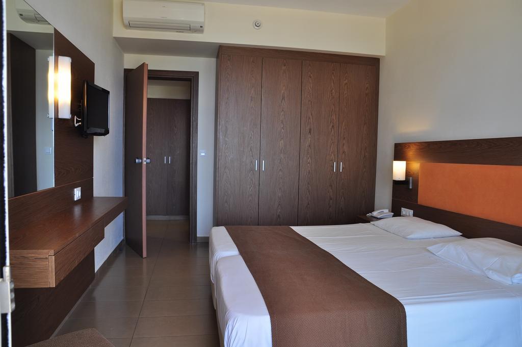 إياليسوس Sea Melody Beach Hotel Apartments الغرفة الصورة