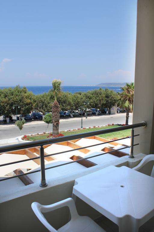 إياليسوس Sea Melody Beach Hotel Apartments الغرفة الصورة